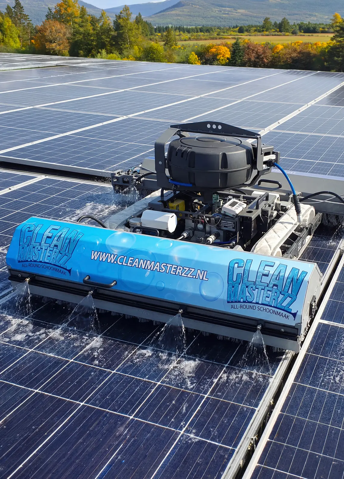 CleanMasterzz zonnepaneelrobot in actie